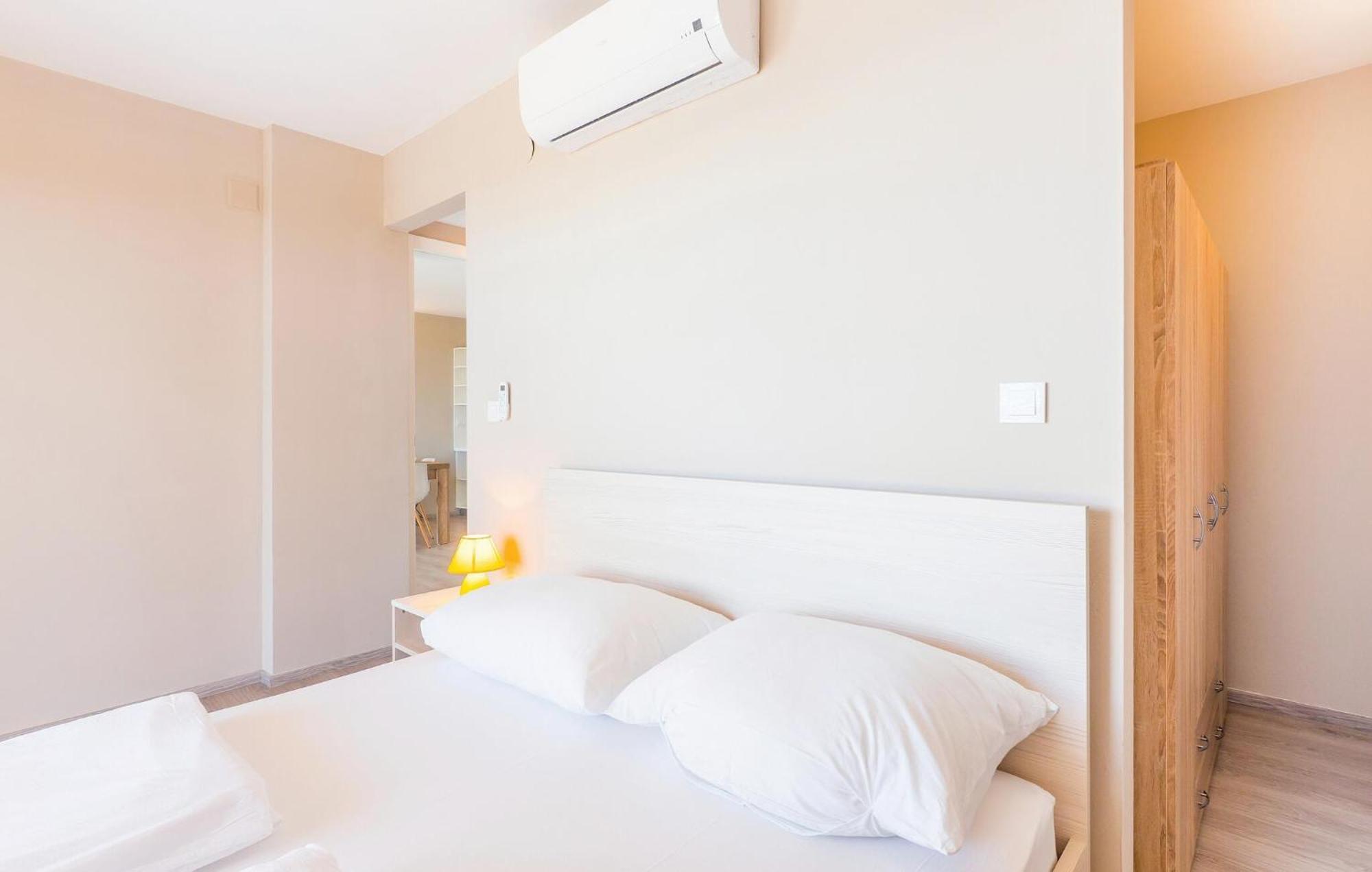 Pet Friendly Apartment In Povljana With Kitchen Eksteriør billede